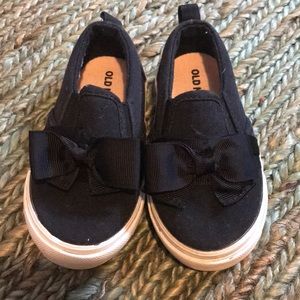 Old Navy slip on bow shoes size 5